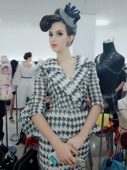 Putnu režģu galvassegu eleganta dāma, cepuri sieviešu vakariņas kleita cheongsam Nakts Šanhajas catwalk dekoratīvās matu joslā