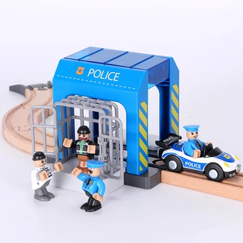 Rotaļlietas Policijas Iecirknī Dzelzceļa Automašīnu Uzstādīts Vilciena Sliežu Rotaļlietas Policija Noķer Zagli, Celtniecības Bloku Kravas automašīnu Uzstādīt Bērnu Rotaļlietas Saderīgu Koka ierakstu