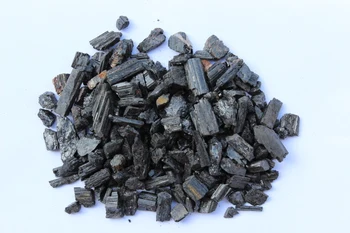 300g DABAS ,melnā turmalīna minerālu paraugi