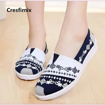 Cresfimix sapatos femininas sieviešu modes augstas kvalitātes pavasara & vasaras paslīdēt uz audekla kurpes lady gadījuma baltas auduma kurpes a667