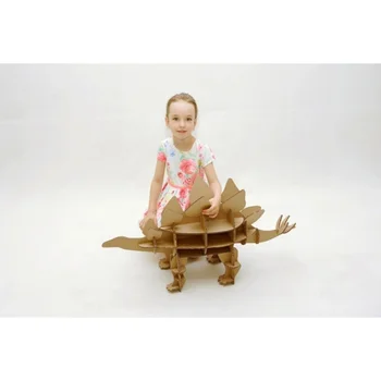 Rotaļlieta izgatavota no kartona mājas dinozaurs: Stegosaurus