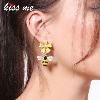 KISS ME Dzeltenu Glazūru / Emalja Bišu Ziedu Piliens Auskari korejas Salds Gudrs Sievietēm Auskari Partiju Rotaslietas Dāvanu