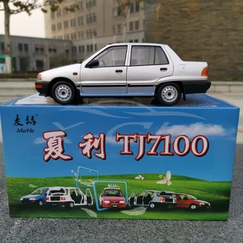 Lējumiem Automašīnas Modelis Yiqi Ķīniešu Ķīna Xiali TJ7100 Limuzīns, lietots 1:18 (Sudraba) + MAZA DĀVANA!!!