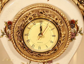 Ziemassvētku Retro Mājas Iekārtojuma Eiropas dekoratīvs pulkstenis imitācija vāze telpā, radošās klasisko luksusa tabletop skatīties vāze