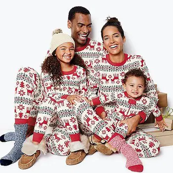 Ģimenes Ziemassvētku Matching Pidžamas Komplekts 