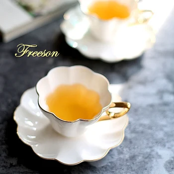 Elegants Ziedu Kaula porcelāna Tējas Tasi Šķīvītis Karoti Uzstādīt 180ml Keramikas Teacup Balta Porcelāna Kafijas Tasi Tējas Komplekts Kafejnīca Espresso Cup