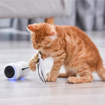 Pet Cat Rotaļlietas Elektriskās Līdzsvaru LED Gaismas RC Automašīnas Rotaļlietas ar Spalvām Bite Izturība Izturība pret Skrāpējumiem Funny Pet Piegādēm